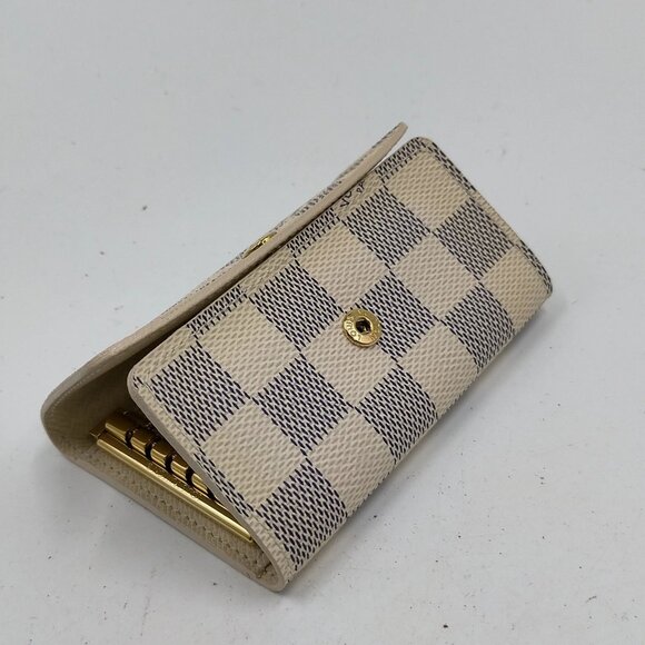 Authentic Louis Vuitton White Damier Azul Keycase mn258-113025 - Picture 5 of 9